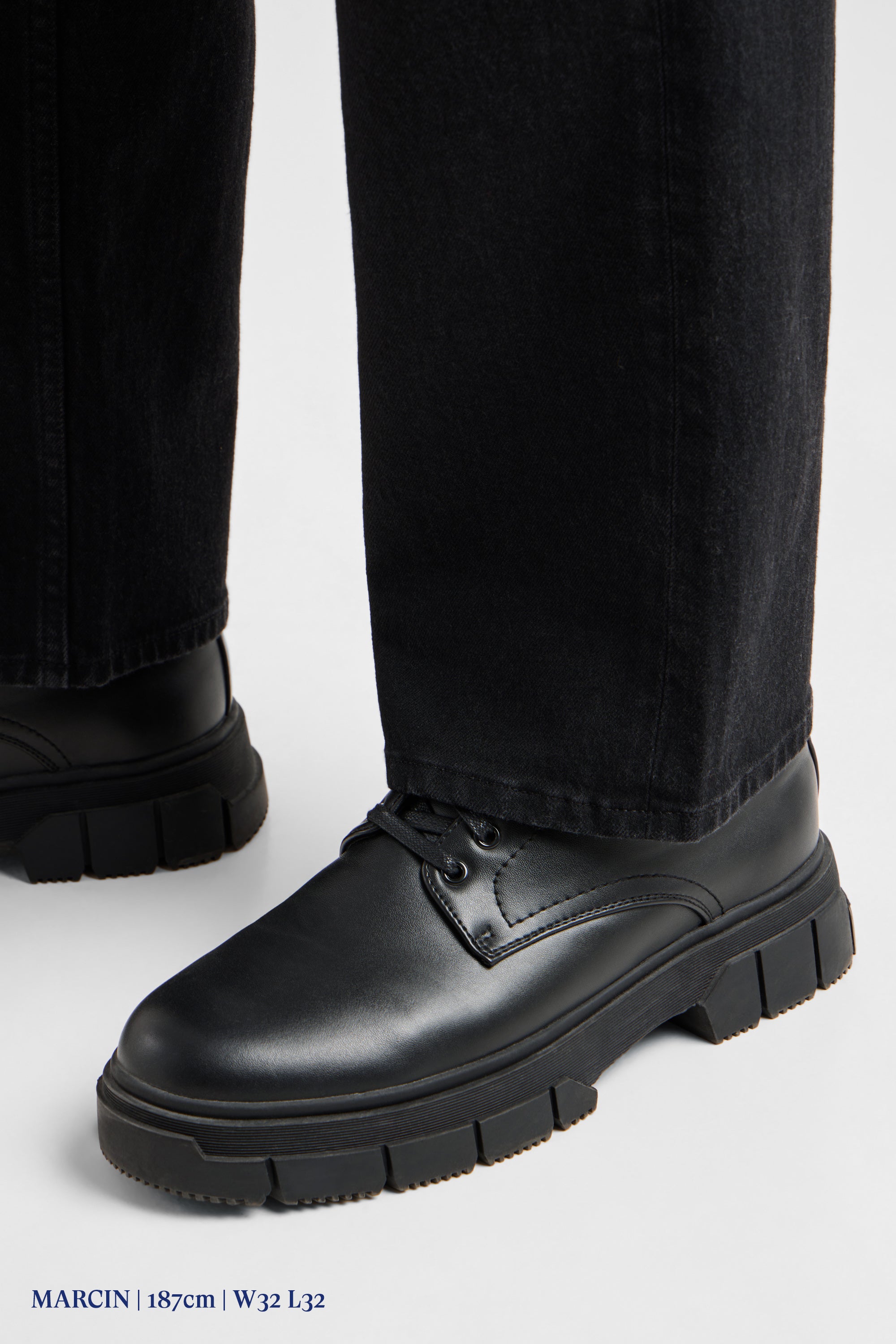 VEGA Minimal Stretch - Relaxed - Black/Black