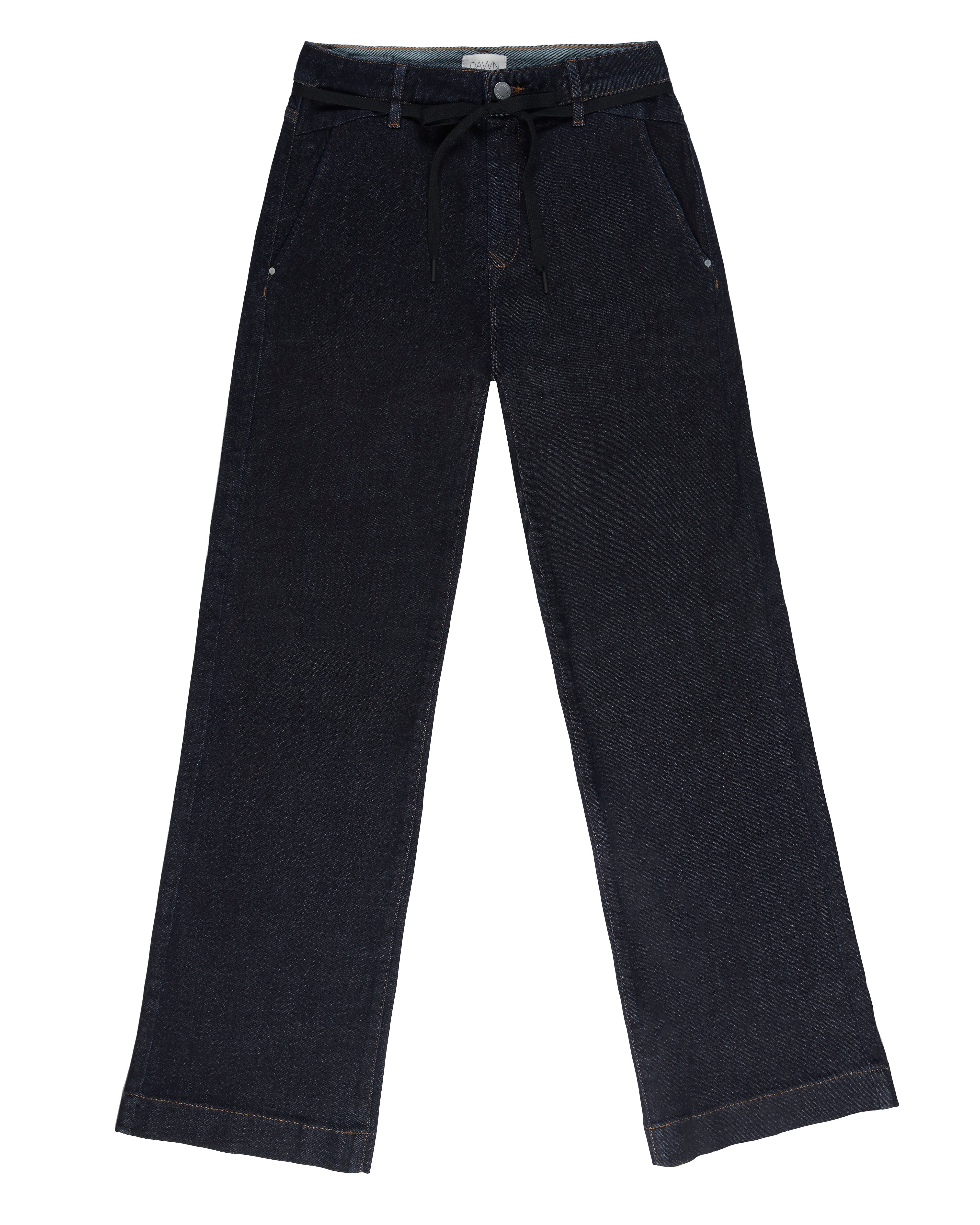 DEW Flared Soft Denim in Raw Blue, High-Waist mit Bindegürtel, ausgestelltes Bein, Frontansicht mit französischen Taschen.