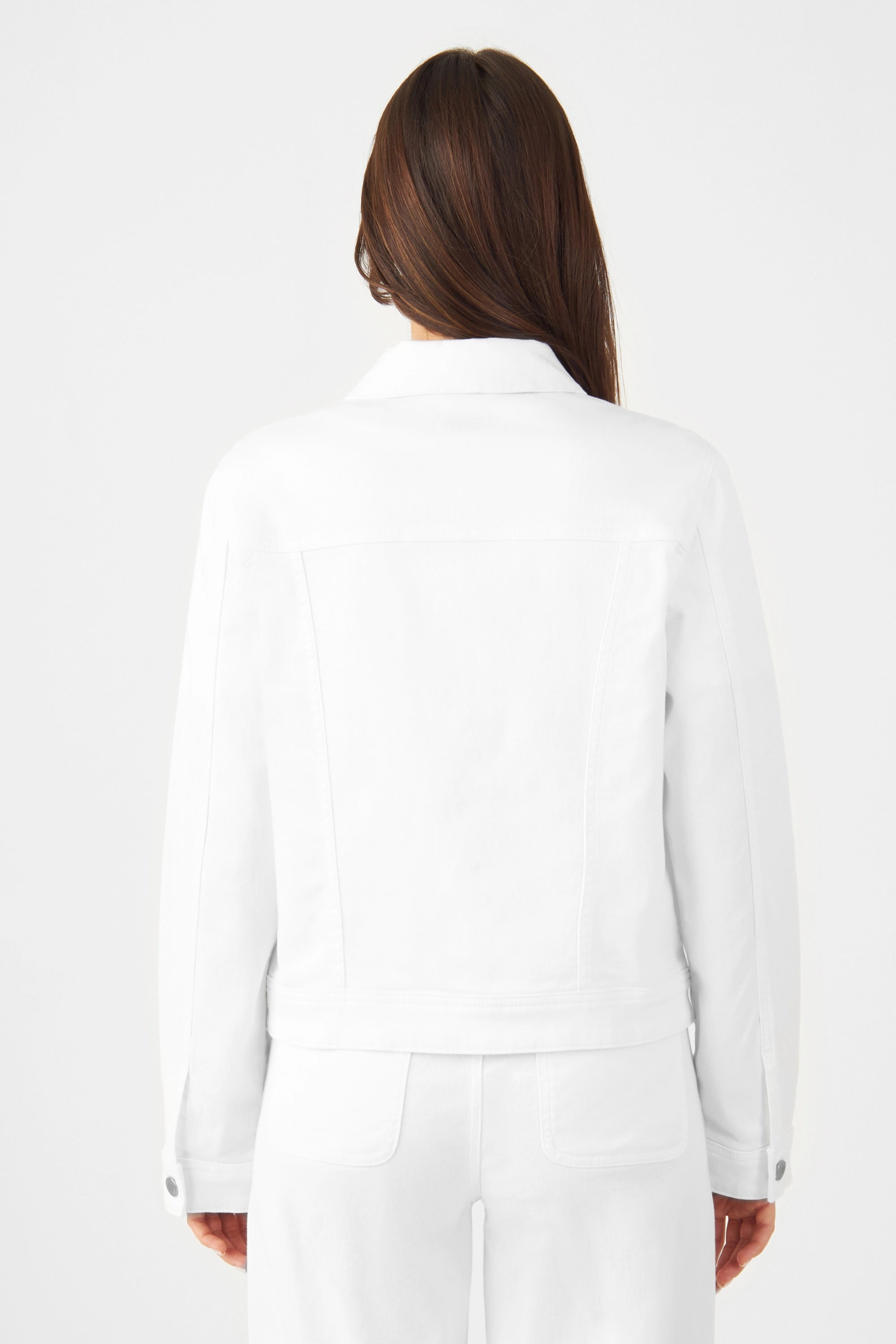 Weiße CALLISTO Jeansjacke, klassischer gerader Schnitt, Rückenansicht - minimalistisches Organic Soft Denim White.